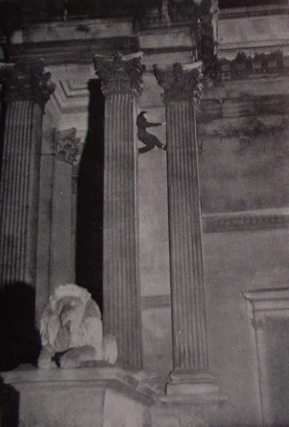 The Fitzwilliam Museum: Lion Chimney (1)